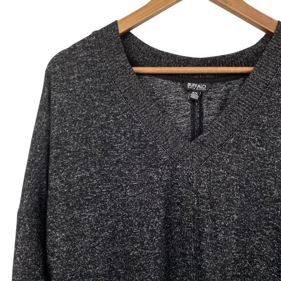 BUFFALO DAVID BITTON NWOT Cozy Knit Relaxed V Neck Sweater Heather Gray Medium - Picture 2 of 5